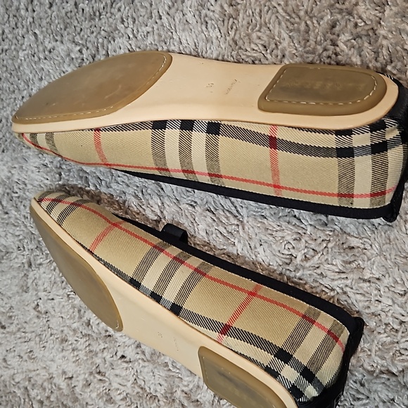 Burberry ballet flats
